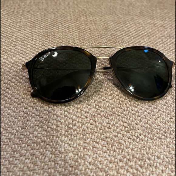 Ray-Ban Accessories - Ray ban perfect condition tortoise aviators